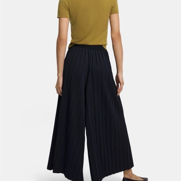 Theory Pants - Theory Pleated Palazzo Pants in Navy